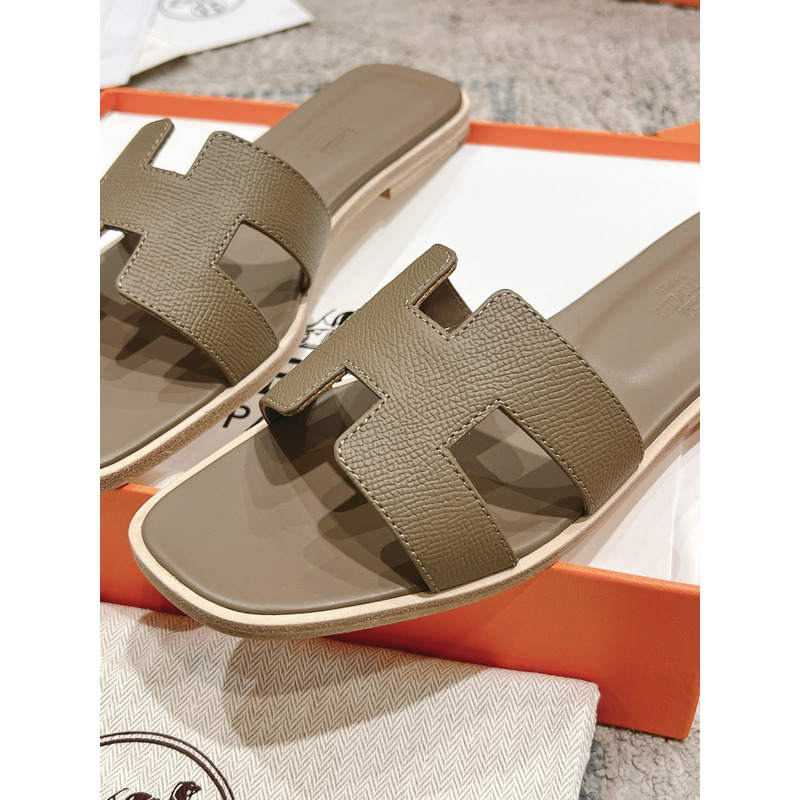 Hermès Oran Veau Epsom Etoupe Coffee Slides