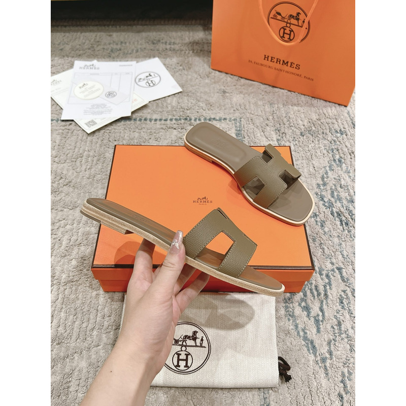 Hermès Oran Veau Epsom Etoupe Coffee Slides