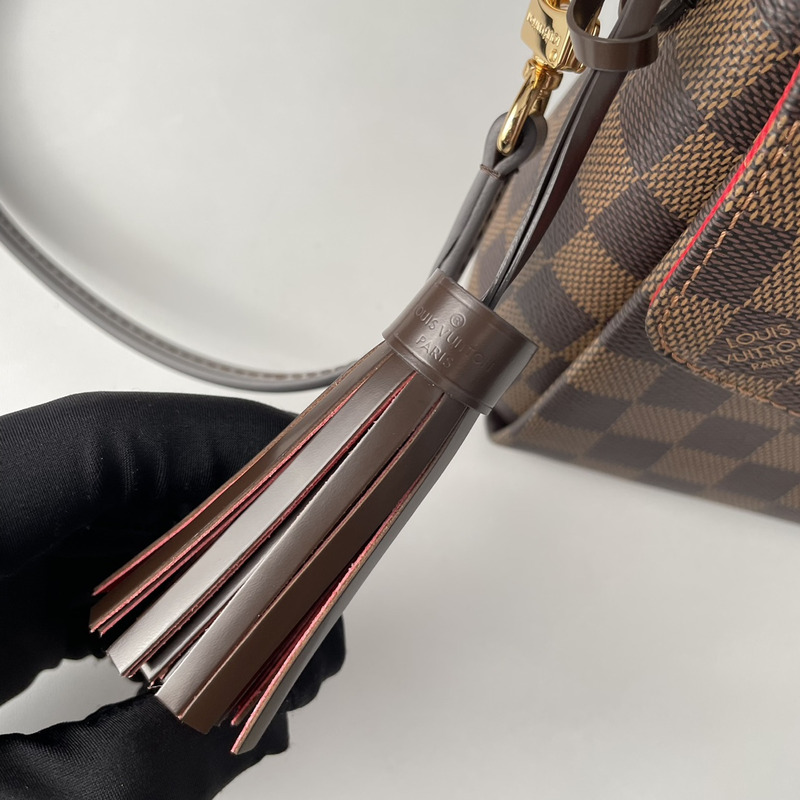 l**is V*t*n damier ebene croisette bag