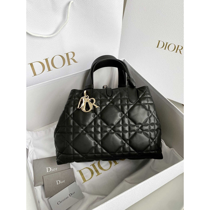 D*or medium toujours bag black macrocannage calfskin