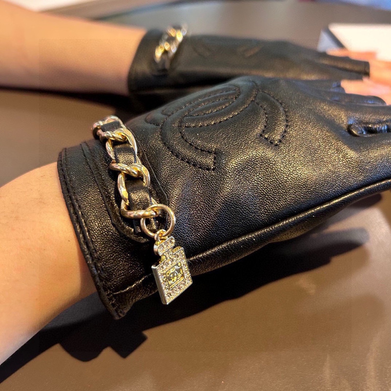 Ch*el leather gloves black