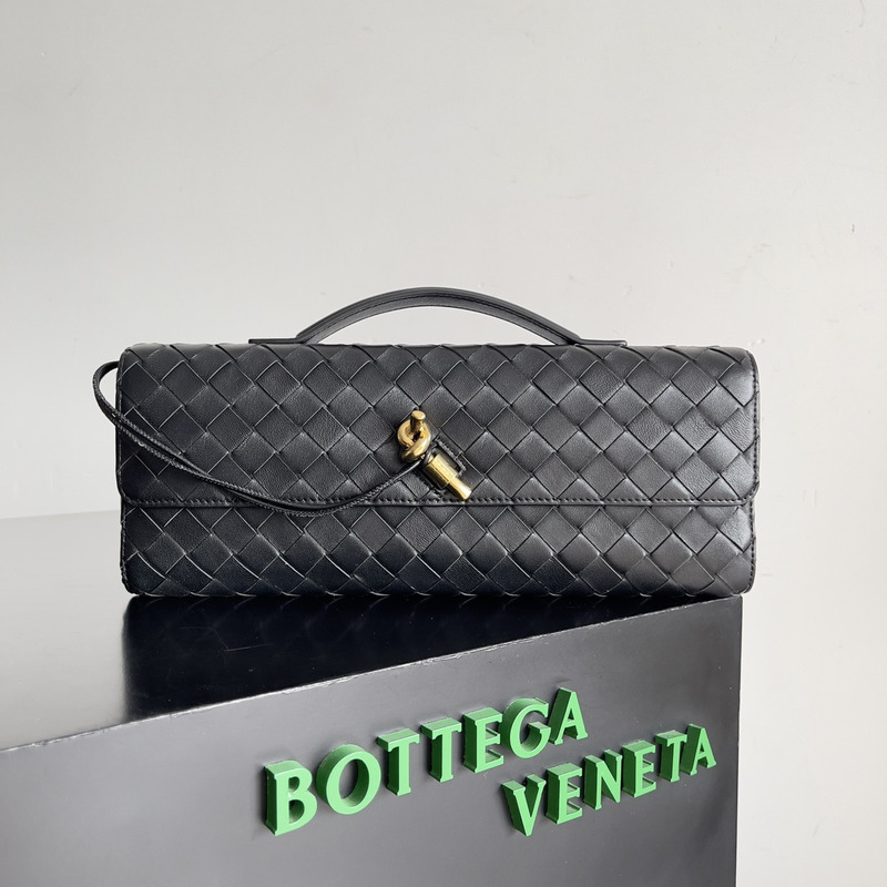 Bo*te*ga ve*ne*ta andiamo long small leather clutch black