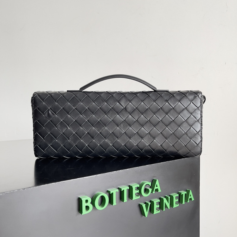 Bo*te*ga ve*ne*ta andiamo long small leather clutch black