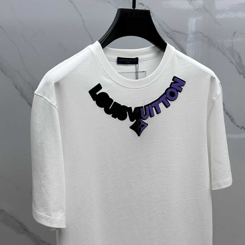 l**is V*t*n neckline logo embroidered t-shirt white