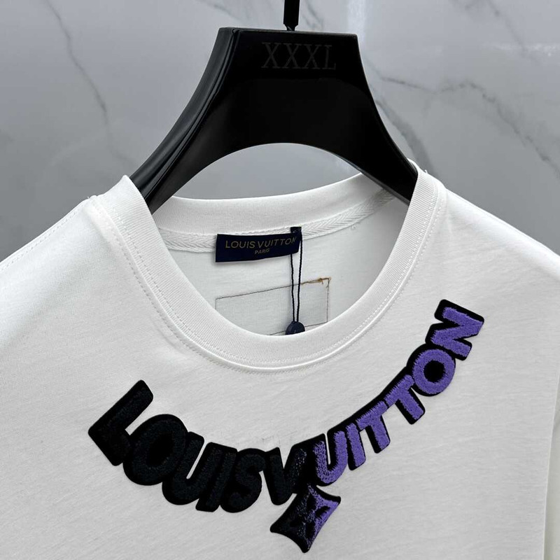 l**is V*t*n neckline logo embroidered t-shirt white