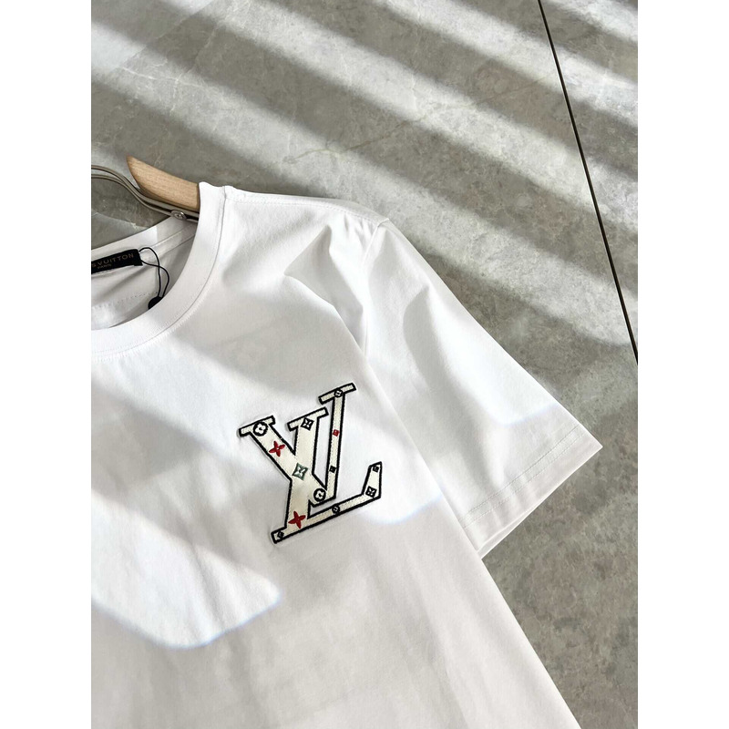 l**is V*t*n logo embroidered  t-shirt white