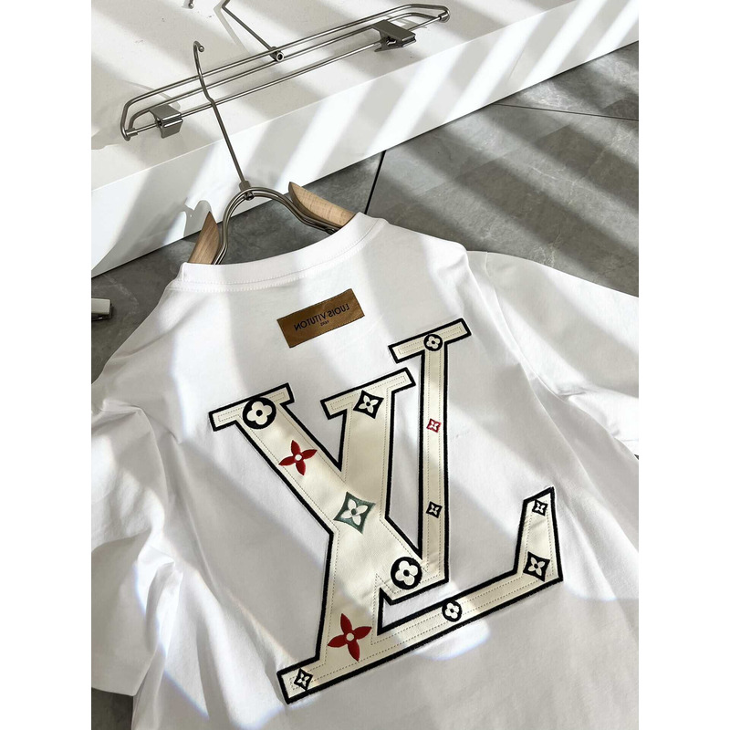 l**is V*t*n logo embroidered  t-shirt white