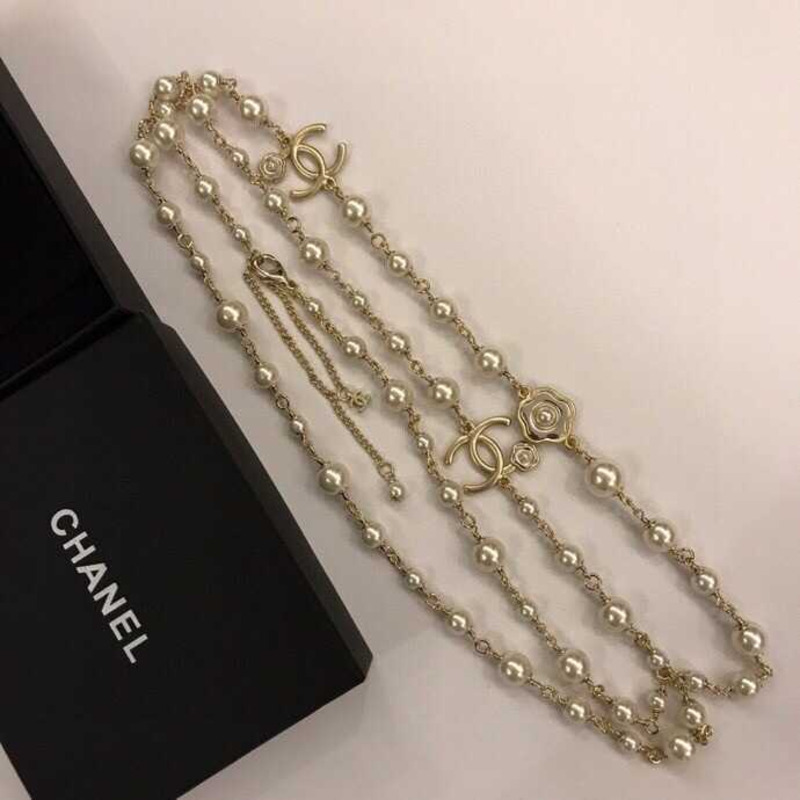 Ch*el pearl necklace double length with interlocking logo light gold