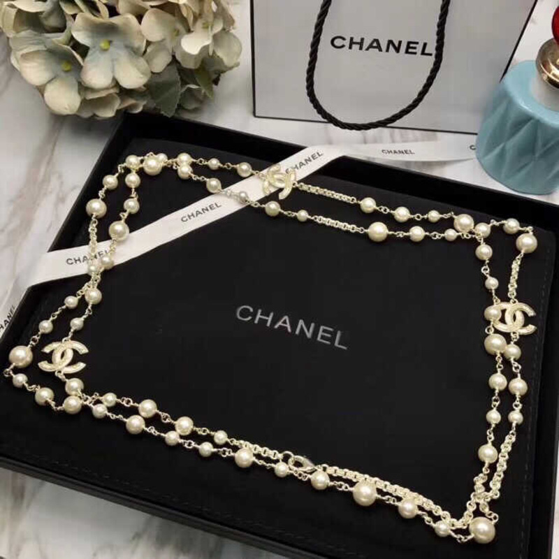 Ch*el pearl necklace with interlocking logo silver