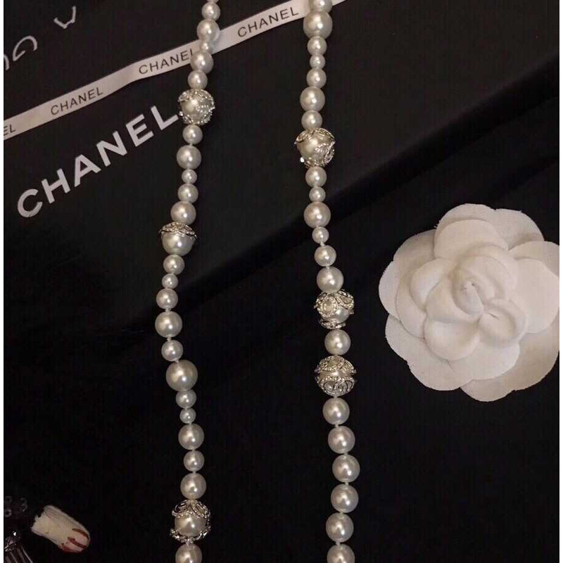 Ch*el pearl necklace white