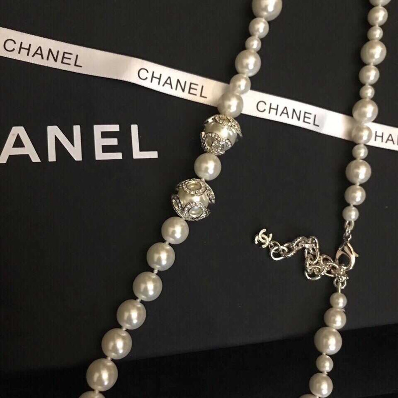 Ch*el pearl necklace white