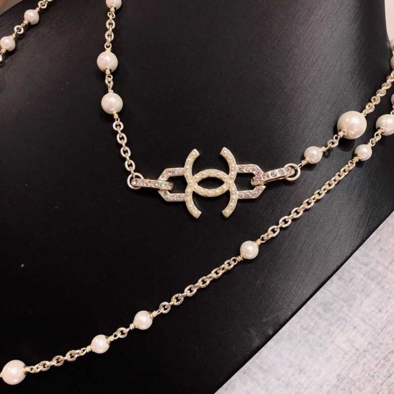 Ch*el pearl logo necklace  white&gold