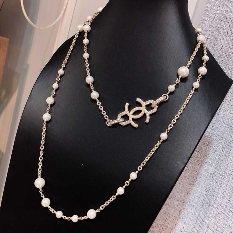 Ch*el pearl logo necklace  white&gold