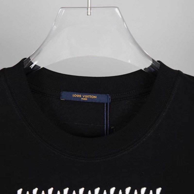 l**is V*t*n embroidered signature cotton t-shirt noir