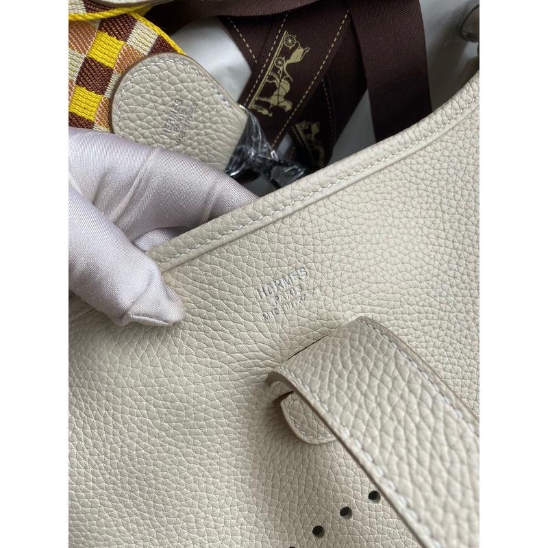 Hermès Evelyne III Nata Clemence Gold Hardware Beige