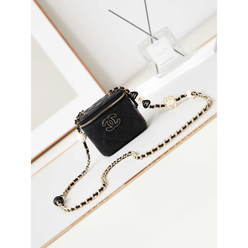 Ch*el vanity bag with chain black