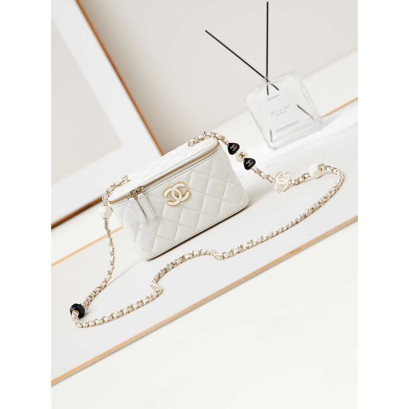 Ch*el vanity bag with chain white