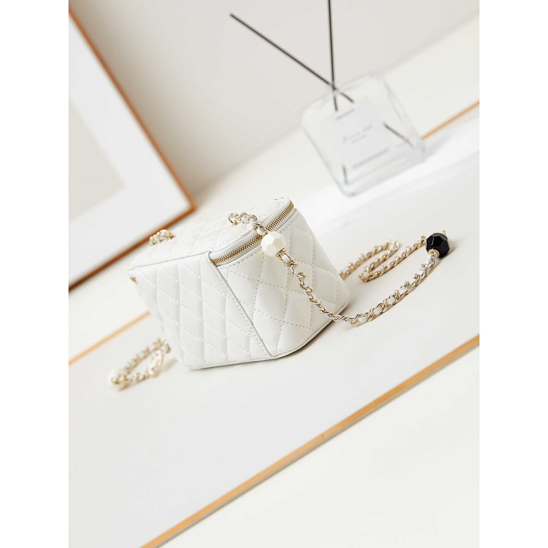 Ch*el vanity bag with chain white