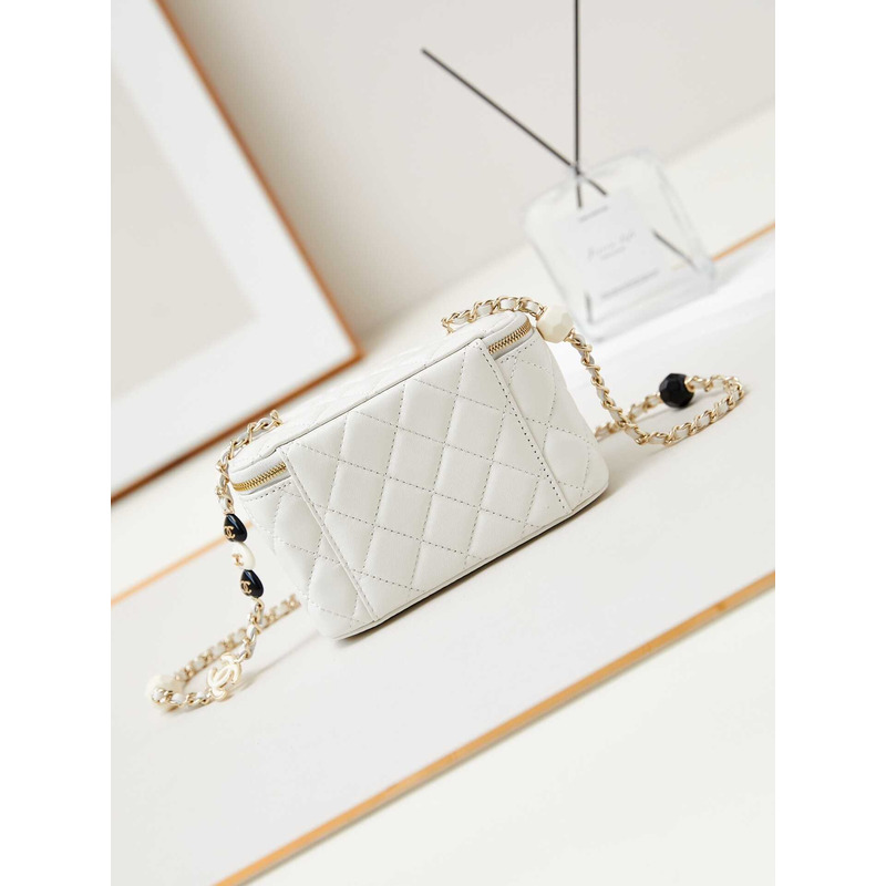 Ch*el vanity bag with chain white