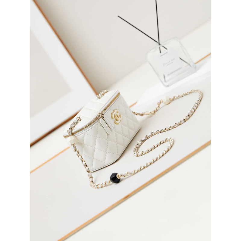 Ch*el vanity bag with chain white