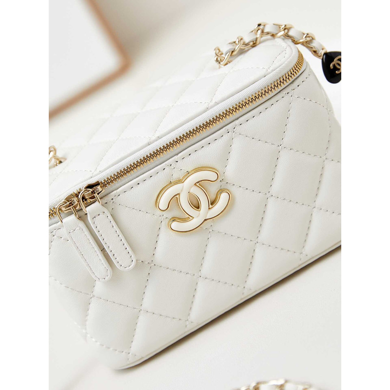 Ch*el vanity bag with chain white