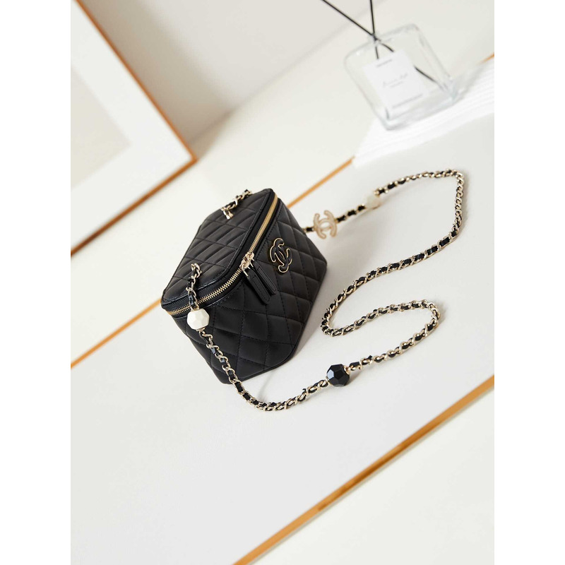 Ch*el vanity bag with chain black