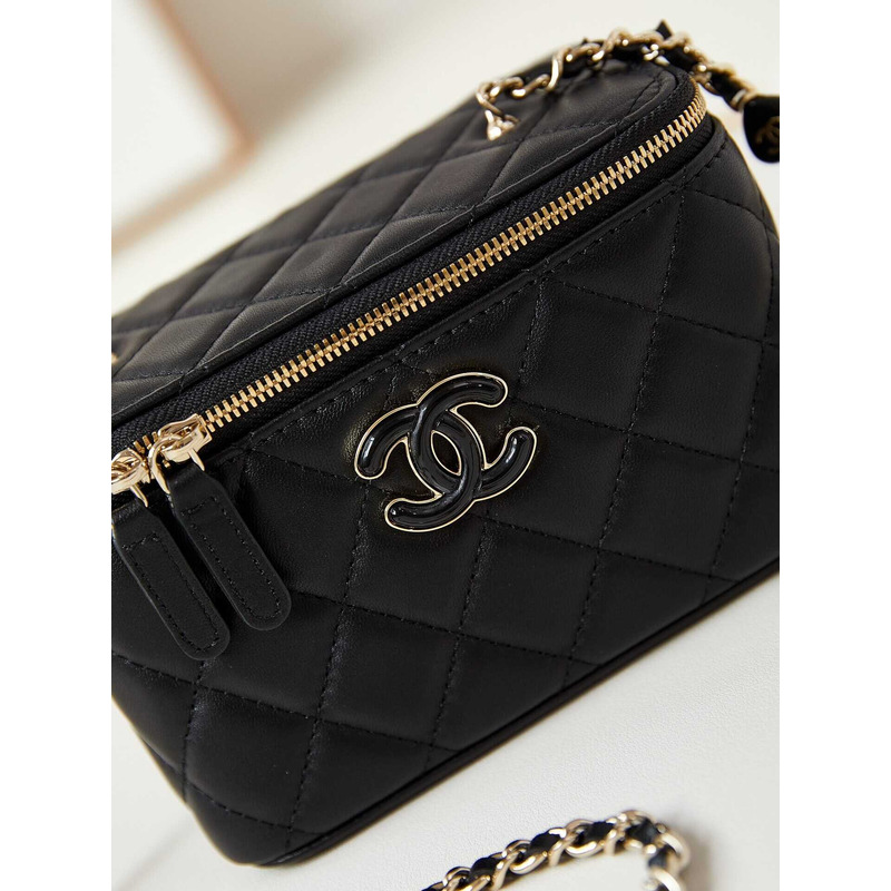 Ch*el vanity bag with chain black