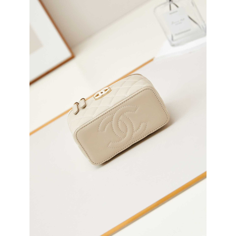 Ch*el vanity bag with chain beige