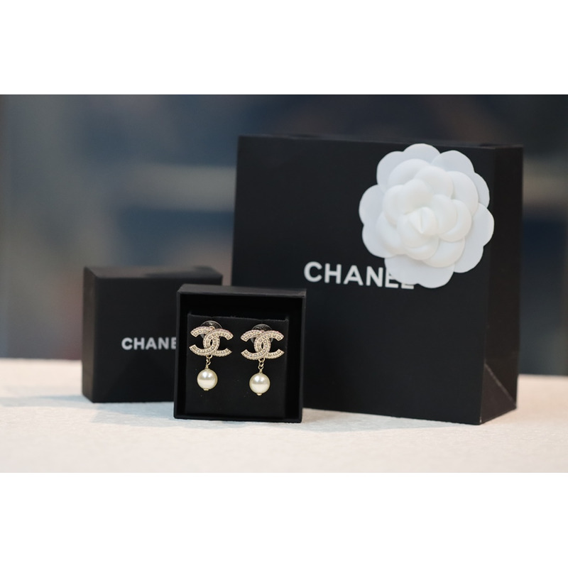 Ch*el cc earrings with pearl light gold