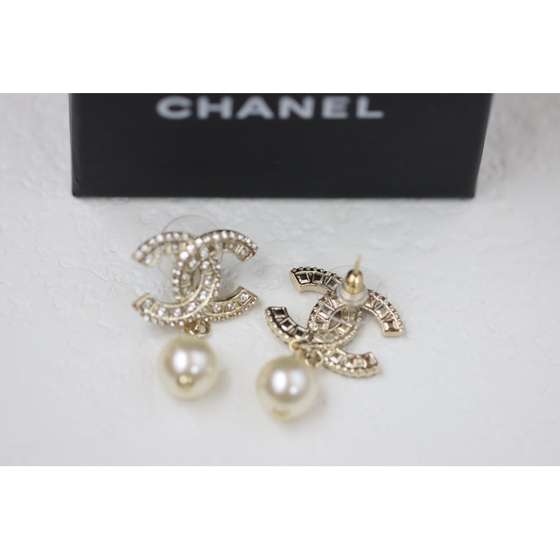 Ch*el cc earrings with pearl light gold