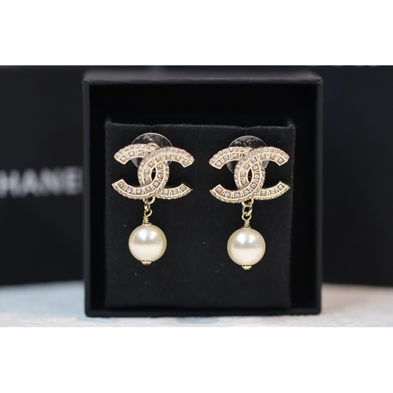 Ch*el cc earrings with pearl light gold