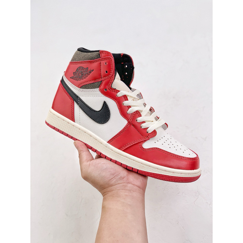 Jordan 1 Retro High OG Chicago Lost and Found Sneaker