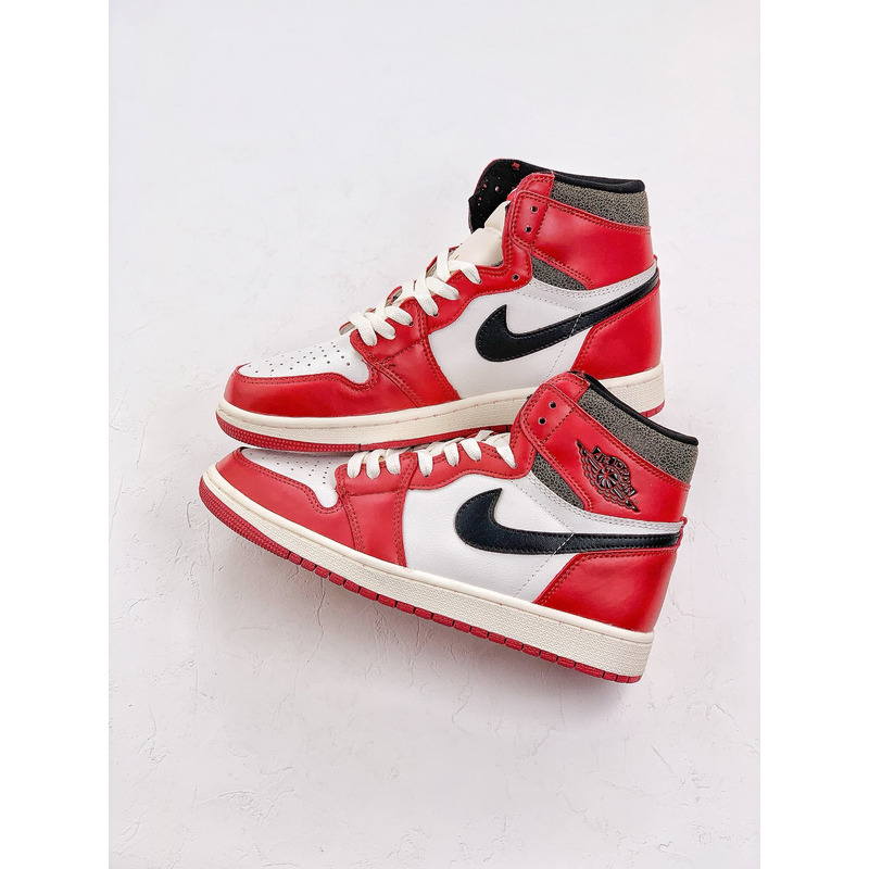 Jordan 1 Retro High OG Chicago Lost and Found Sneaker