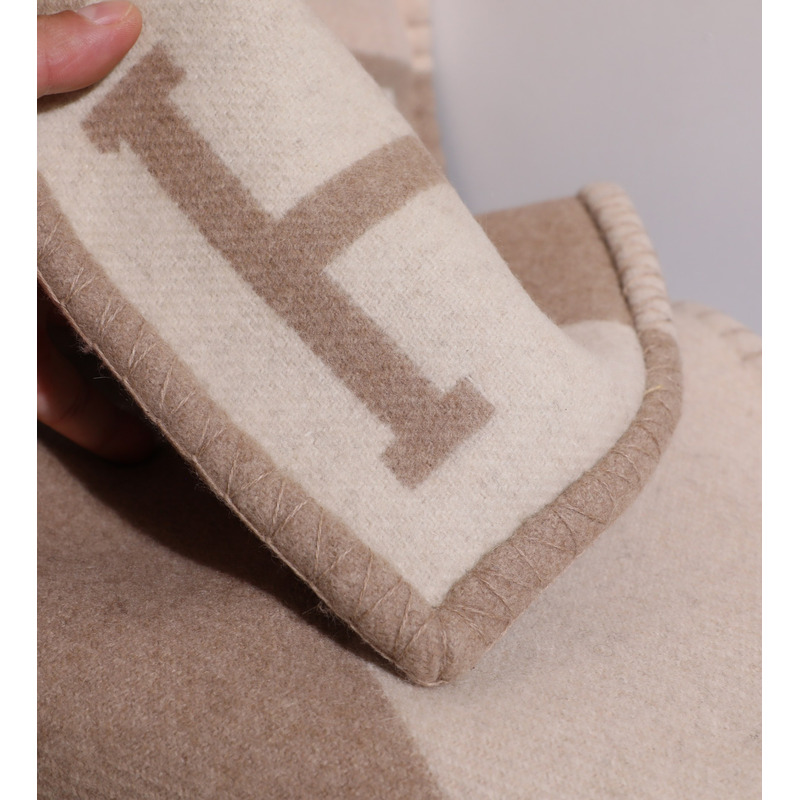 H**mes blanket and cushion cashmere wool