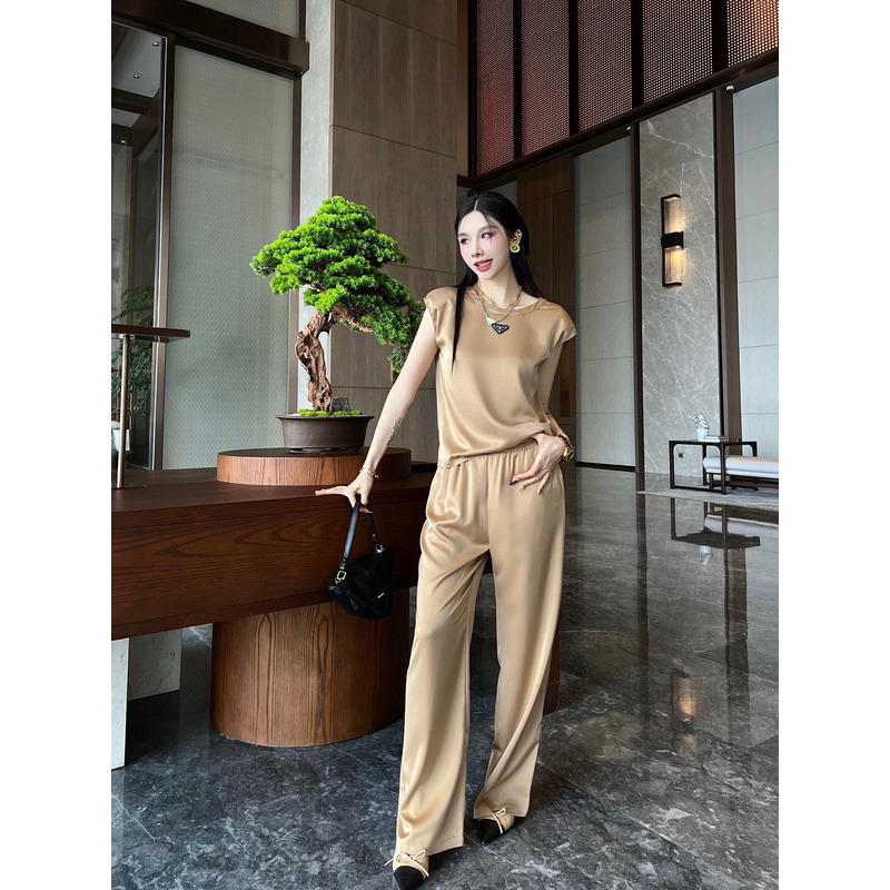 Pra*a triangle logo top and elastic waist pants set beige