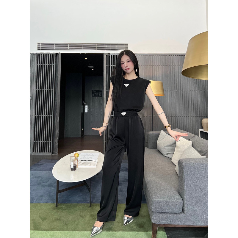 Pra*a triangle logo top and elastic waist pants set black