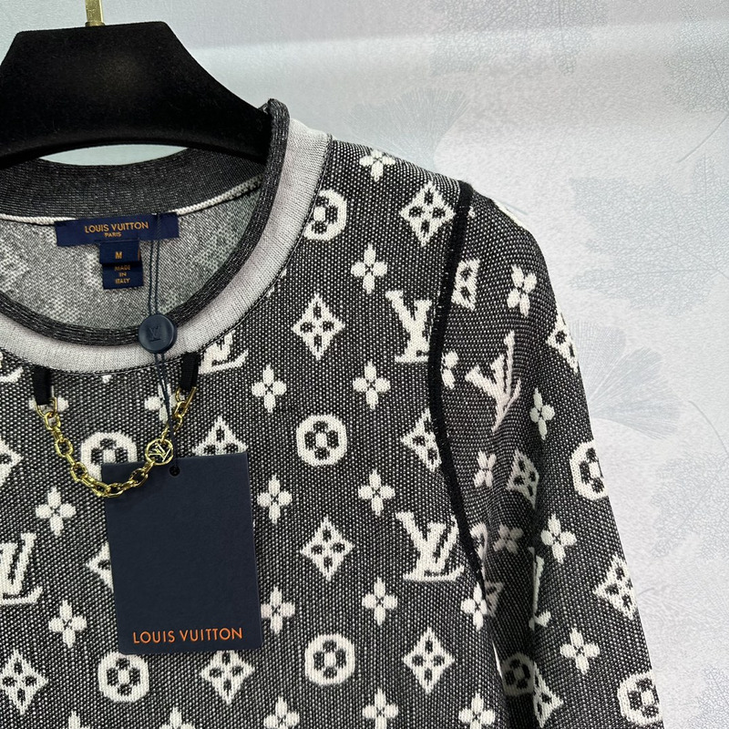 l**is V*t*n monogram sweater black