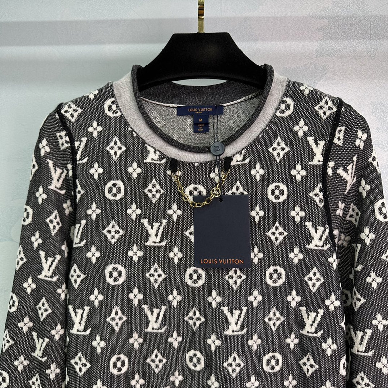 l**is V*t*n monogram sweater black