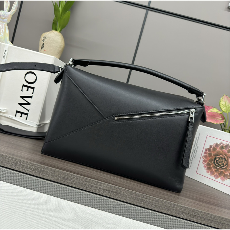 Loewe Puzzle bag in Classic Calfskin Black