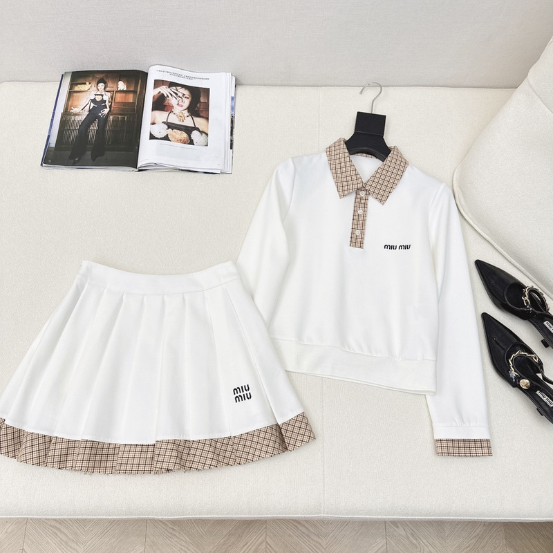 Miu Miu Logo Long-Sleeved Polo Shirt And Pleated Skirt Suit White&Brown