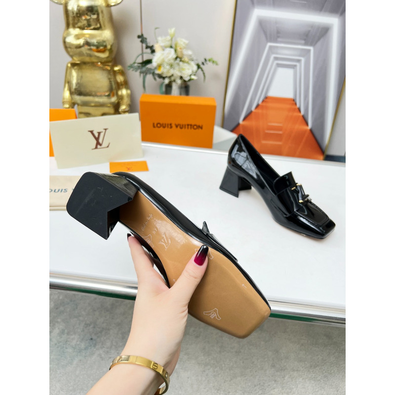 l**is V*t*n upper case block heels black