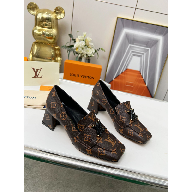 l**is V*t*n upper case block heels brown