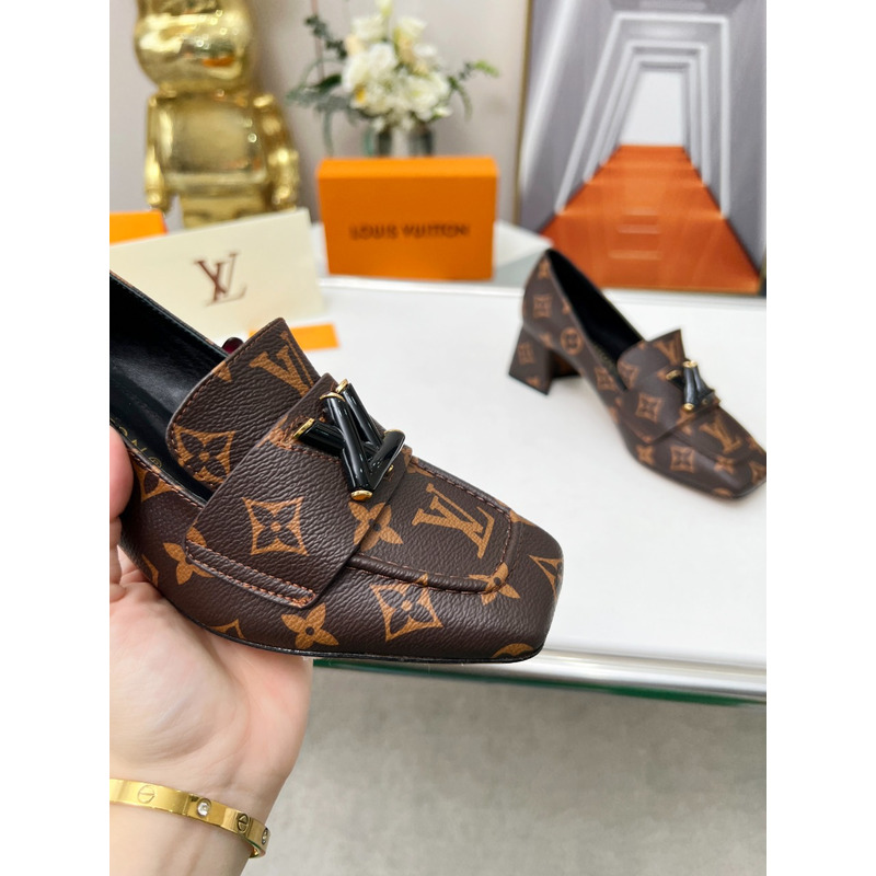 l**is V*t*n upper case block heels brown