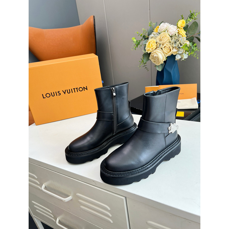 l**is V*t*n leather short boots black