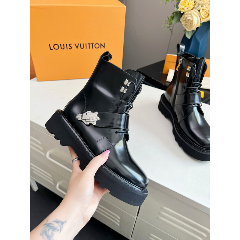 l**is V*t*n leather short boots black