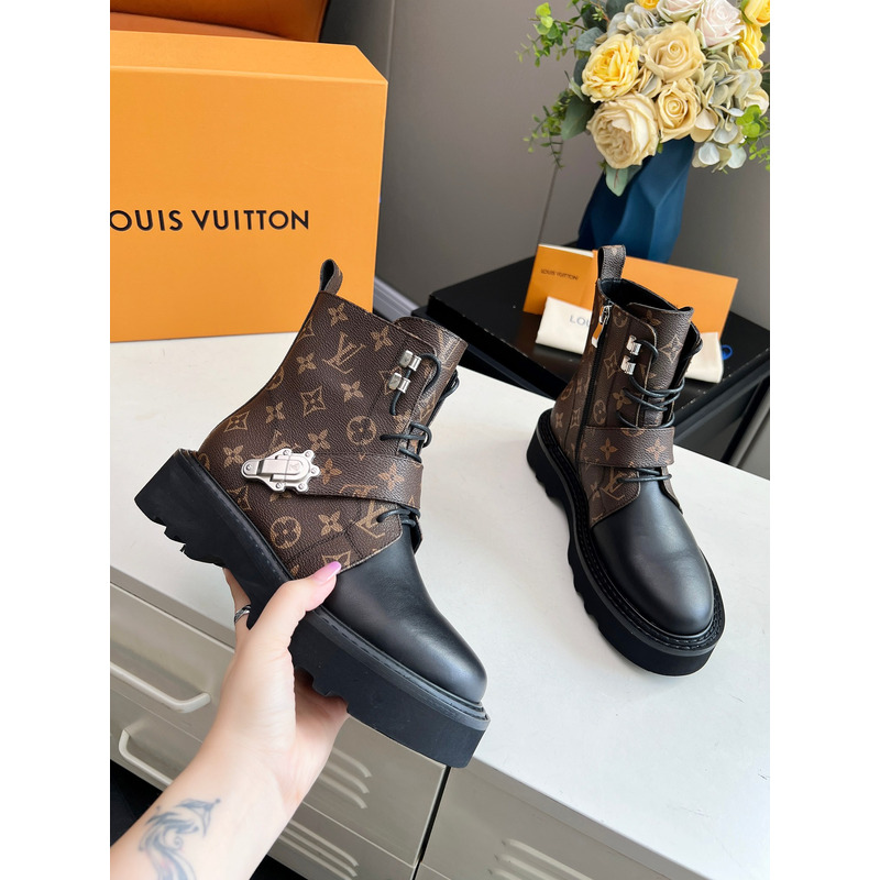 l**is V*t*n leather boots black and monogram