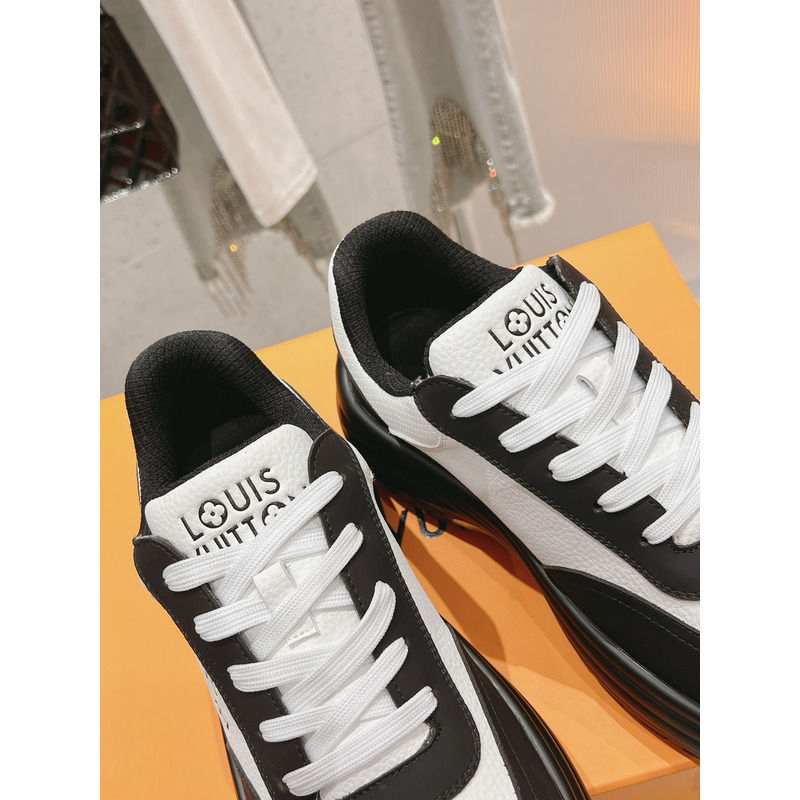 l**is V*t*n discovery sneakers black&white