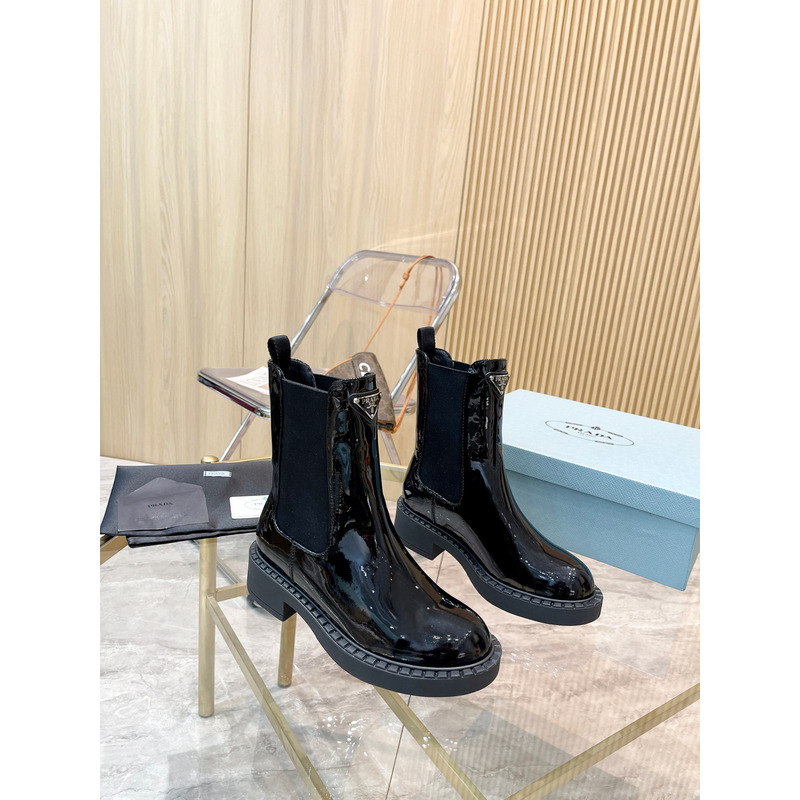 Pra*a short boots in black