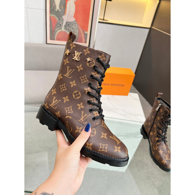 l**is V*t*n ankle boots monogram