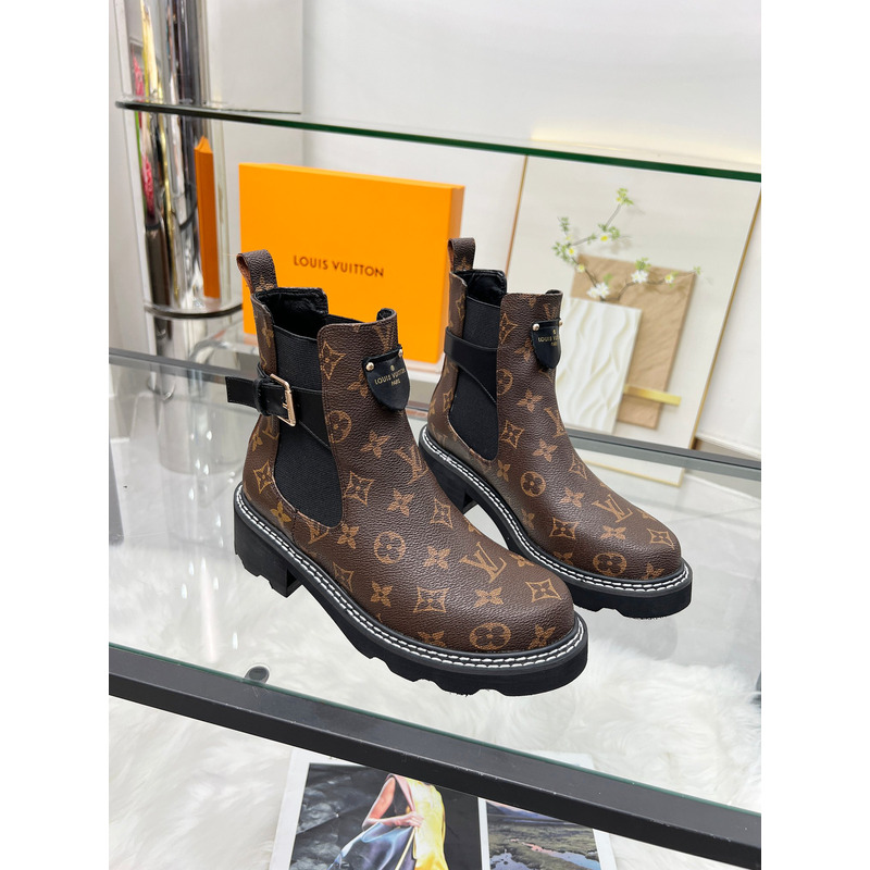 l**is V*t*n beaubourg boots calfskin monogram